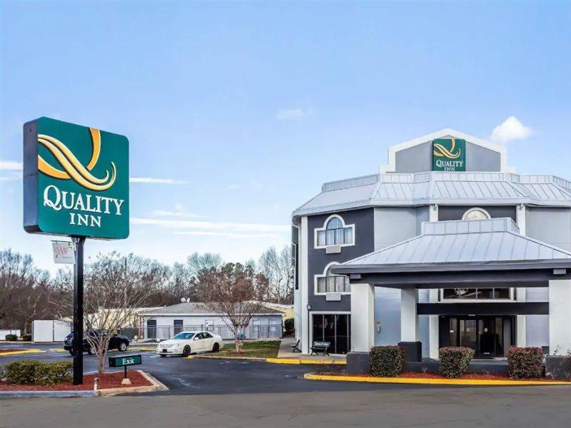 Quality Inn & Suites Salisbury Exterior photo